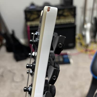 ESP LTD EC-1000T CTM with Ebony Fretboard 2011 - 2013 - Snow White image 5