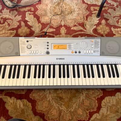 Yamaha YPT-300 Electric Portable Keyboard / Digital Piano - 61-Key Semi-Weighted image 1