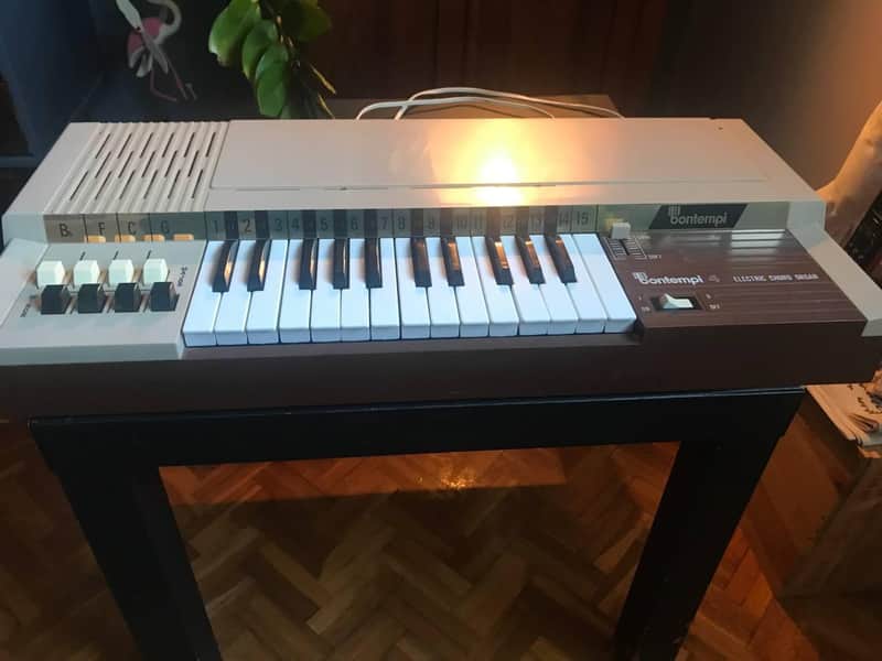 Bontempi B4 - Italian Vintage Electric Chord Organ image 1