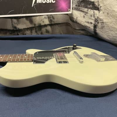 Supro Island Series Jamesport Singlecut Guitar 2016 - Antique White image 11