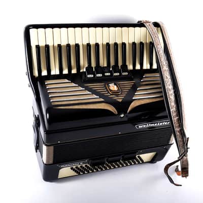 TOP German Made Piano Accordion Weltmeister Manuela II - 80 bass, 8 reg. (5+3) + Hard Case & Shoulder Straps ~ Akkordeon image 15
