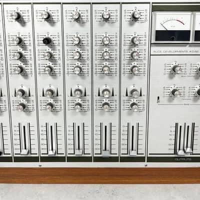 Alice stancoil AD62 1972.c mixer desk / console - Wood metal finish. Summing mixer image 3