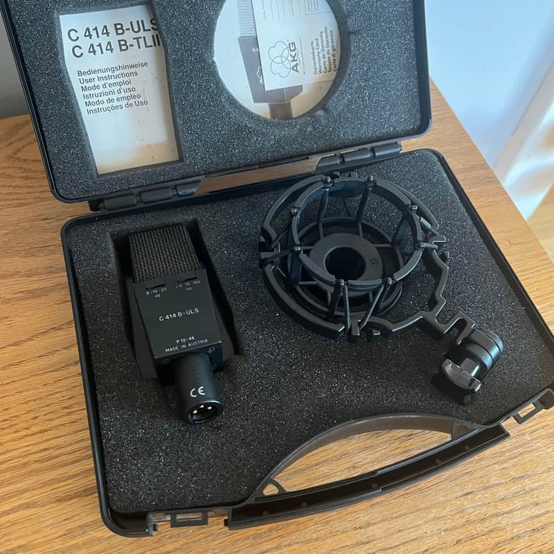 AKG C414 B ULS Large Diaphragm Multipattern Condenser Microphone