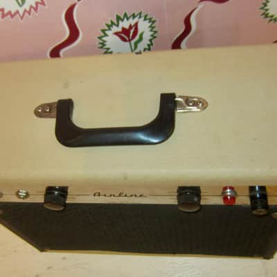 Airline 62-9022A Small Combo Amp 1960s - White and Black image 2