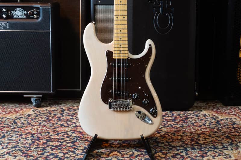 G&L Legacy 2022 - White Blonde W/ OHSC Excellent Condition image 1