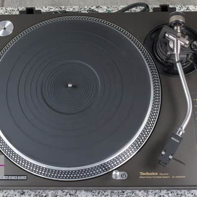 Technics SL-1200MK4 Black direct drive turntable in Very Good Condition image 4
