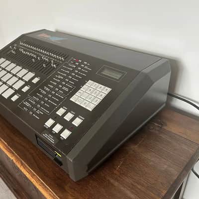 Linn 9000 Integrated Digital Drums / Midi Keyboard Recorder 1984-1986 - Dark Grey image 6