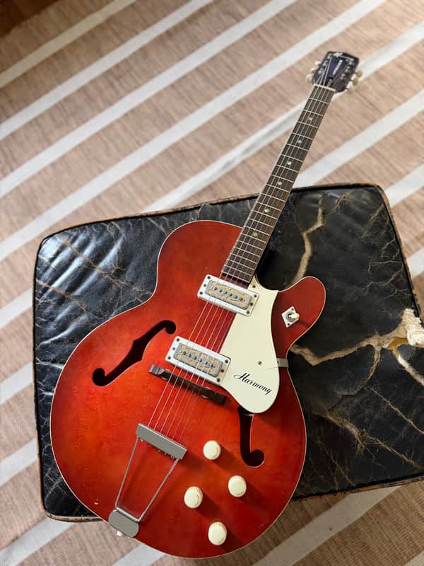 Harmony H56 1960s - Red burst - Very Good