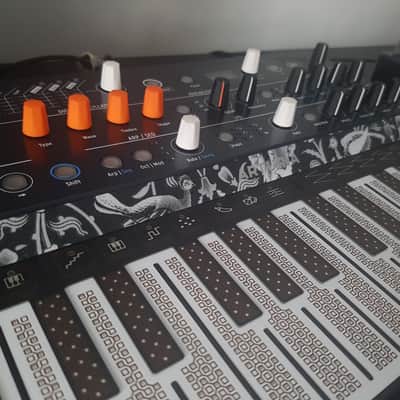 LIKE NEW - Arturia MicroFreak 25-Key Algorithmic Synthesizer - Black image 3