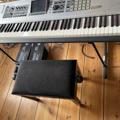 Roland Fantom-X8 88-Key Workstation Keyboard 2003 - 2004 - Silver