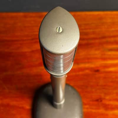 RCA KN-1B dynamic microphone w/stand image 8