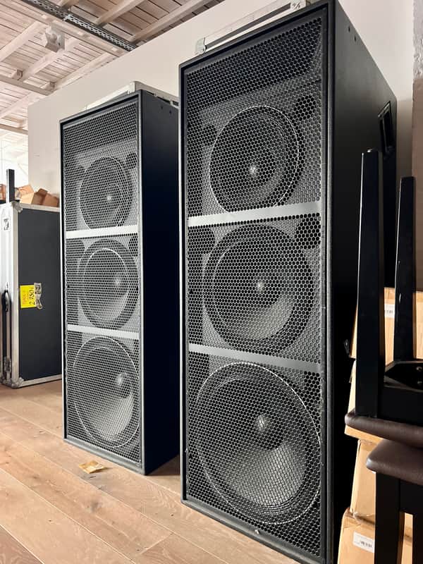 Meyer Sound MTS-4 image 1