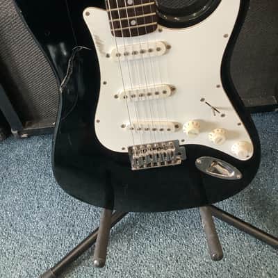 Silvertone STRAT STYLE GUITAR LATE 2000’s - BLACK image 2