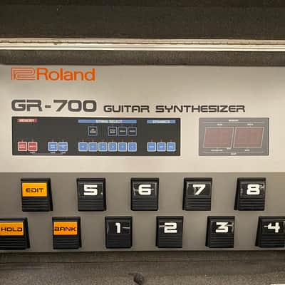 Roland GR-700 Guitar Synthesizer 1984 - 1989 - Grey