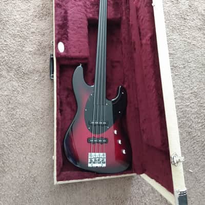 HAMER USA 1996 Cruise "J" Style Fretless Cherry/Black Burst Bass image 24