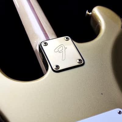 FENDER USA LTD " The Gold Stratocaster" "Gold + Maple" (1981) image 14
