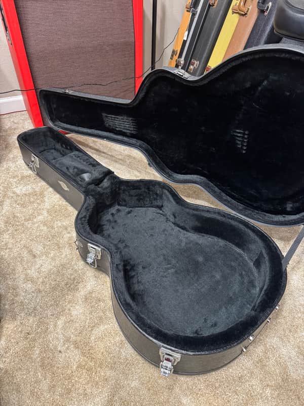 Taylor Deluxe Hardshell Dreadnought Case 2010s - Black image 1