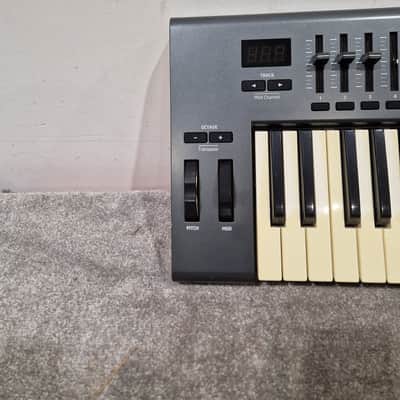 Novation Launchkey 49 - MIDI Keyboard Controller - 49-Key - Fair image 5
