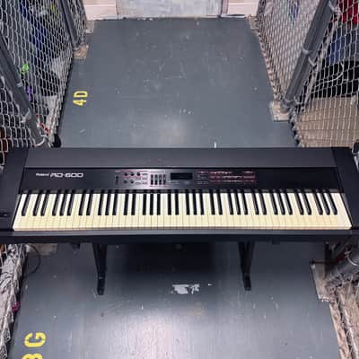 Roland RD-600 88-Key Digital Stage Piano (1998) with Quik-Lok Stand