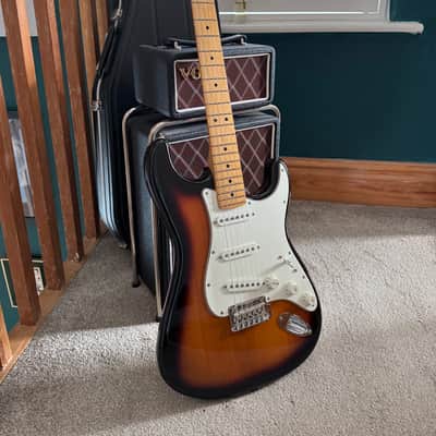 2024 Fender 70th Anniversary Player Stratocaster Two Tone Sunburst image 15