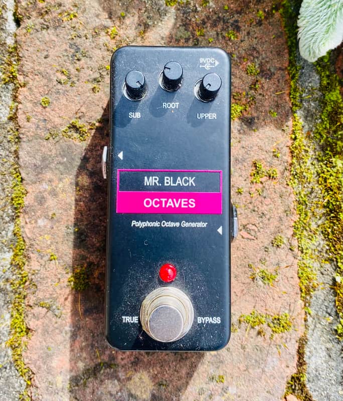 MR.BLACK MINI OCTAVE GUITAR PEDAL W/BOX