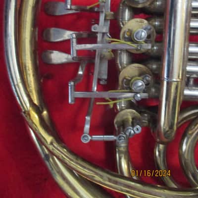 Double French horn with case and mouthpiece image 7