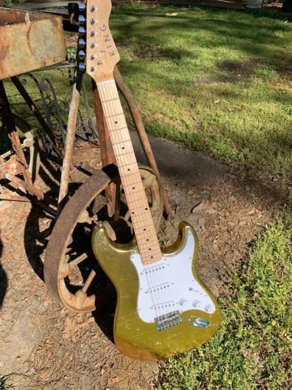 NEW CUSTOM-MADE Boutique Vintage Style 6 STRING GOLD LEAF ST. ELECTRIC GUITAR image 1