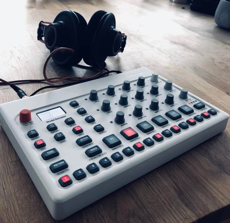 Elektron Model:Samples 2019 - 2020 - White image 1