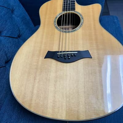 Taylor GT-8 Baritone 2009 - 2013 - Natural image 3