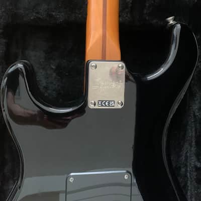 Squier Classic Vibe '70s Stratocaster HSS Black Maple Fretboard WITH Gator GC-ELECTRIC-A Double-cutaway Electric Guitar Case image 9
