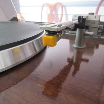 Mitsubishi LT20 linear tracking fully automatic turntable in excellent condition image 3