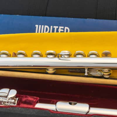 Jupiter JFL-511 Standard Silver-plated Flute *Cleaned & Serviced *Ready to play image 11