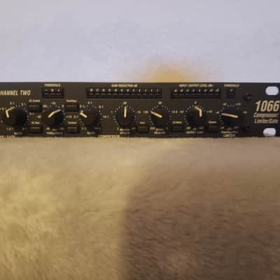 dbx 1066 Dual-Channel Compressor / Limiter / Gate - Black image 4