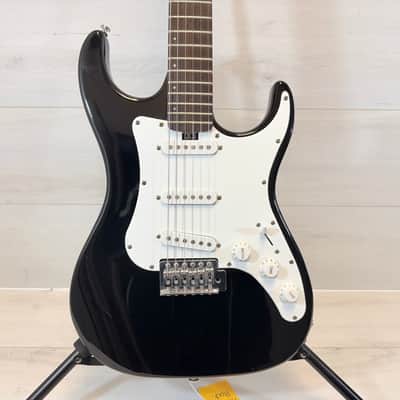Vinci Signature S-Style Electric Guitar Black w/ Gig Bag – Strat Style Player image 2