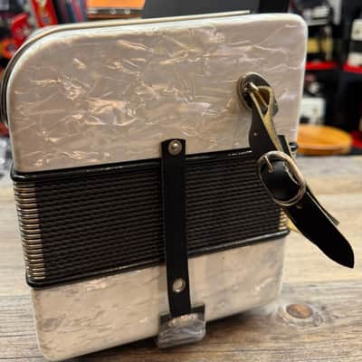 Hohner Corona II Accordion FBE Keys - White image 2