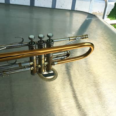 SUMMER DEAL RARE LARGE BORE HOLTON MODEL 51 TRUMPET ORIGINAL FINISH COMPRESSION FINE LARGEST BORE HOLTON MADE ELKGART MADE WITH GOOD CASE image 11