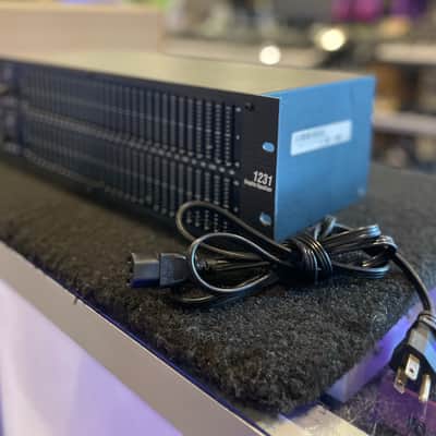 DBX 1231 Dual Channel 31-Band Graphic Equalizer EQ Rackmount Unit w/ Power Cable image 2