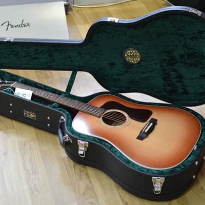 Guild USA D-40 Dreadnought Pacific Sunburst All Solid Acoustic Guitar & Hard Case image 9