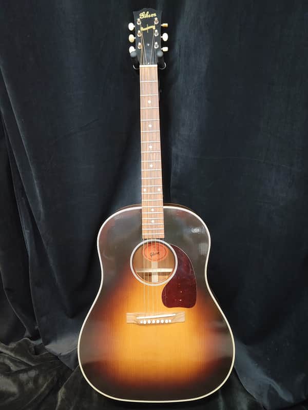 Gibson Custom Shop Historic 1942 Banner J-45 2021  - Vintage Sunburst image 1