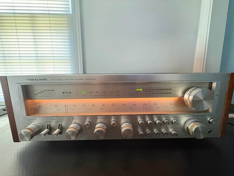 Realistic STA-2300 - Walnut image 1