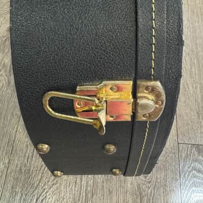 Guild Vintage Hard Shell Guitar Case – Fits Ovation Roundback Acoustic image 9