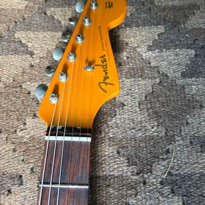 Fender Classic Series '60s Stratocaster Lacquer 2014 - 2017 - 3-Color Sunburst image 4