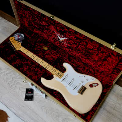 Fender Custom Shop Limited Edition 1954 Hardtail Stratocaster DLX Closet Classic 1-Piece Quartersawn Maple Neck Fingerboard Super/Super Faded Aged Shell Pink image 14