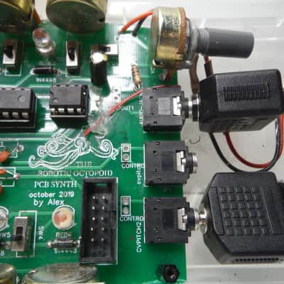 Robotic Octopoid pcb synth 2025 - green/gold image 3