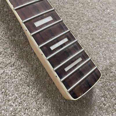 Harley Benton 4 String Jazz Bass Style Maple Neck, Rosewood 20 Frets Fingerboard image 3