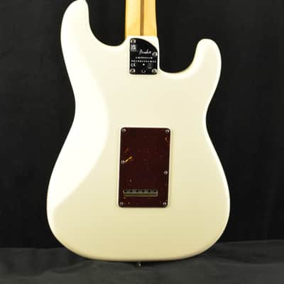 Fender American Professional II Stratocaster Left-Hand Olympic White Maple Fingerboard image 4