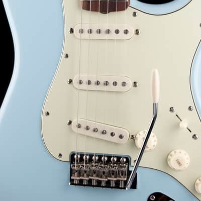 Pre-Owned 2026 Fender Stratocaster Vintera III Sonic Blue With Gig Bag image 4