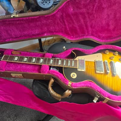 Gibson Les Paul 2004 - Classic sunburst finish featuring a highly figured flame maple top. image 6