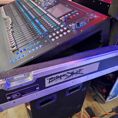 Allen & Heath QU-32C Chrome Edition 32-Channel Digital Mixer 2010s - Black With Road Case Store Display Unit image 5