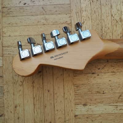 Fender Road Worn Player Stratocaster 2011 - 2012 - 2-Tone Sunburst image 9